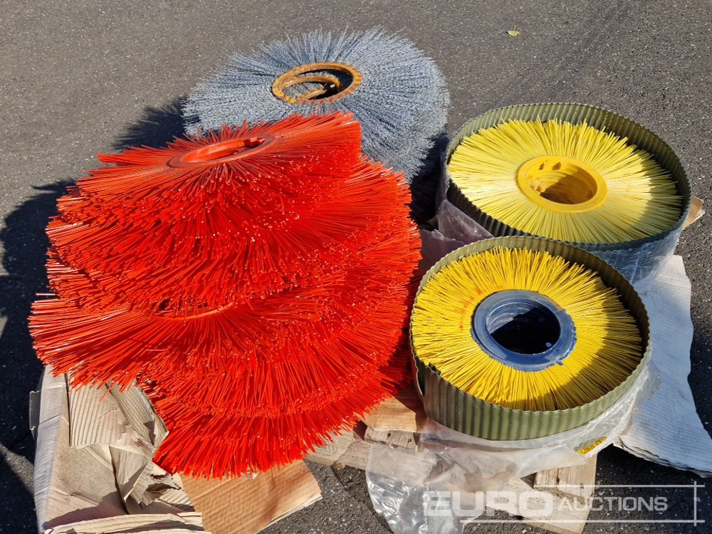 Brushes to suit Bobcat - Rezervni deli: slika 1 Brushes to suit Bobcat - Rezervni deli: slika 1