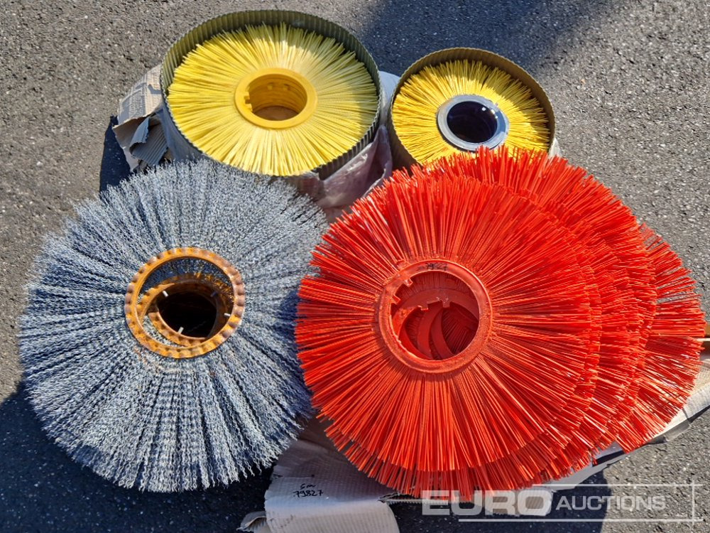 Brushes to suit Bobcat - Rezervni deli: slika 5 Brushes to suit Bobcat - Rezervni deli: slika 5