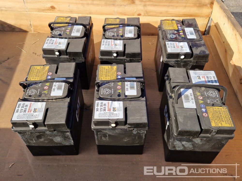CAT 12V - 30Ah Batteries (6 of) - Rezervni deli: slika 1 CAT 12V - 30Ah Batteries (6 of) - Rezervni deli: slika 1