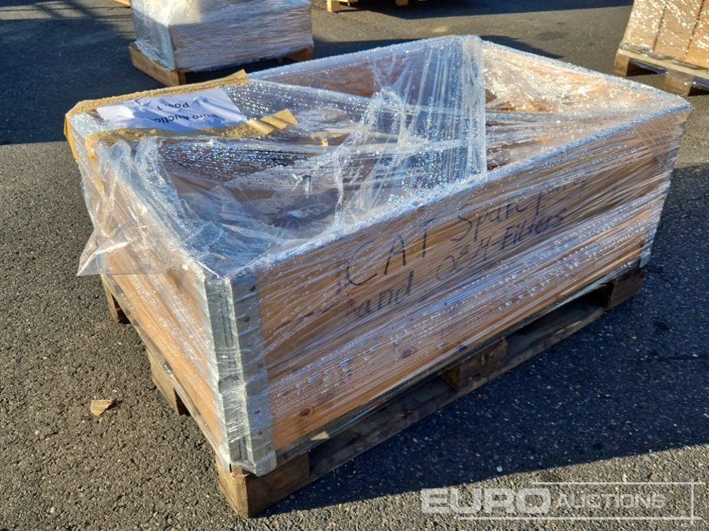 CAT Pallet of Assorted Service / Maintance Parts - Rezervni deli: slika 2 CAT Pallet of Assorted Service / Maintance Parts - Rezervni deli: slika 2
