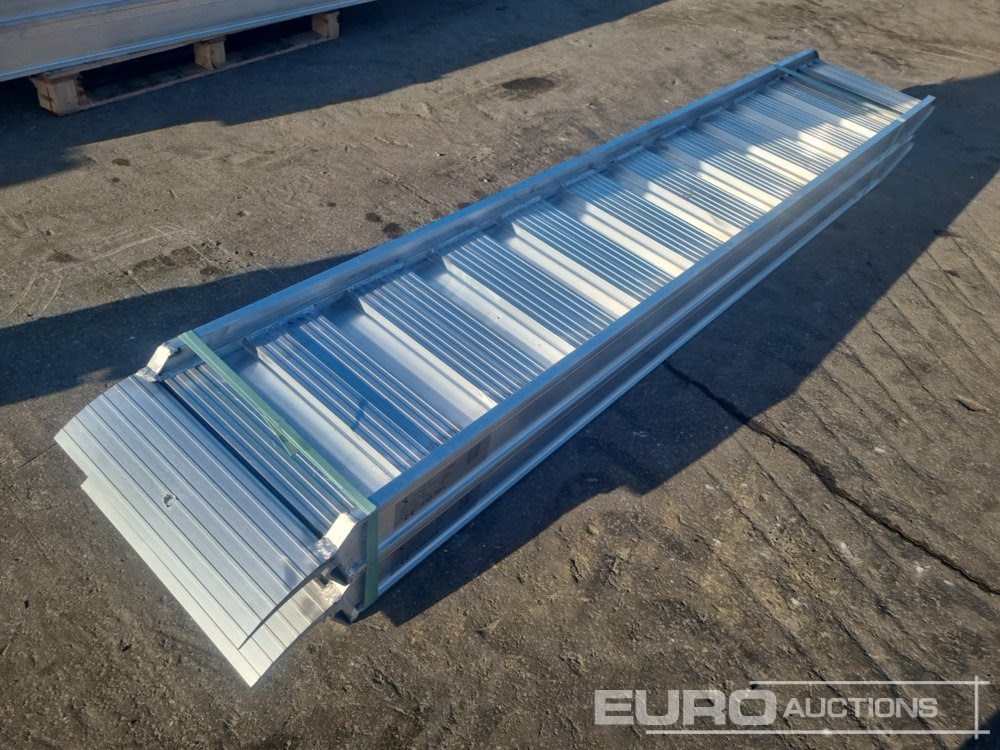 Unused 148.30L Aluminium Loading Rampes (2 of) 9000kg Capacity, 3000mm Length - Nakladalna rampa: slika 3 Unused 148.30L Aluminium Loading Rampes (2 of) 9000kg Capacity, 3000mm Length - Nakladalna rampa: slika 3