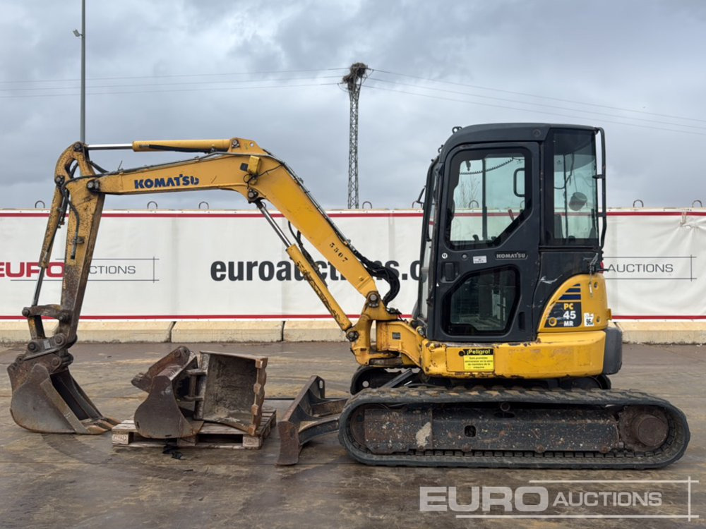 2010 Komatsu PC45MR-3 - Mini bager: slika 2 2010 Komatsu PC45MR-3 - Mini bager: slika 2