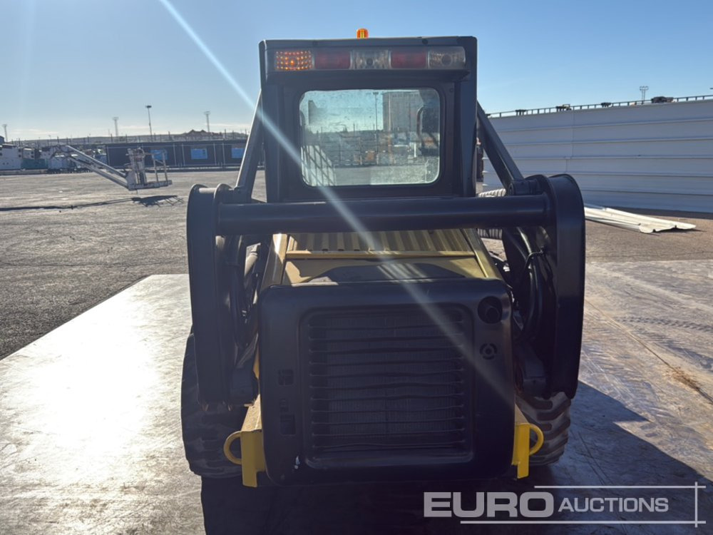 New Holland L160 - Mini nakladalec: slika 4 New Holland L160 - Mini nakladalec: slika 4