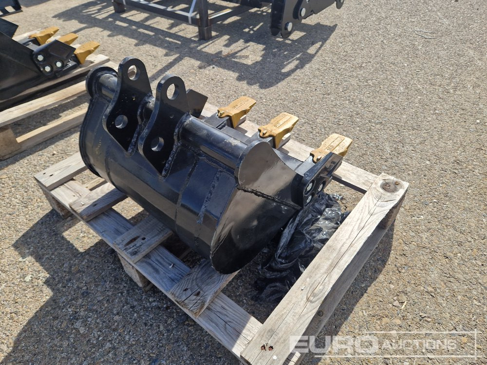 Unused 2025 Captok 17" Digging Bucket to suit Excavator / Cazo para Mini Cargadora - Žlica: slika 4 Unused 2025 Captok 17" Digging Bucket to suit Excavator / Cazo para Mini Cargadora - Žlica: slika 4