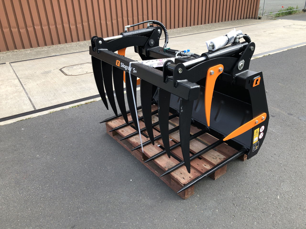 Alö Silograb S 130 BOH M16 S7L - Sprednji nakladalnik za traktor: slika 1 Alö Silograb S 130 BOH M16 S7L - Sprednji nakladalnik za traktor: slika 1