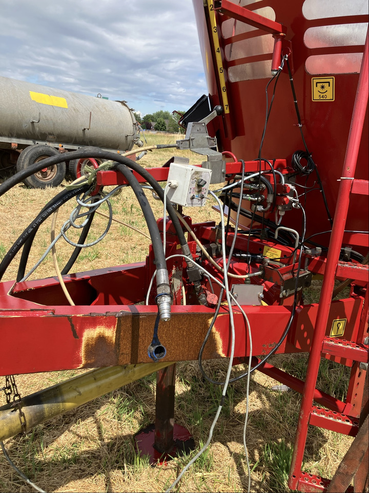 BVL Futtermischwagen V-Mix 18 2S - Mešalnik za krmo: slika 3 BVL Futtermischwagen V-Mix 18 2S - Mešalnik za krmo: slika 3