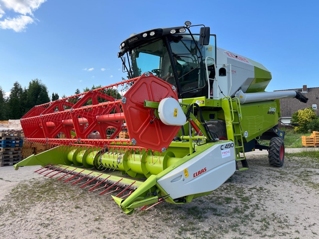 CLAAS Avero 240 - Kombajn harvester: slika 1 CLAAS Avero 240 - Kombajn harvester: slika 1