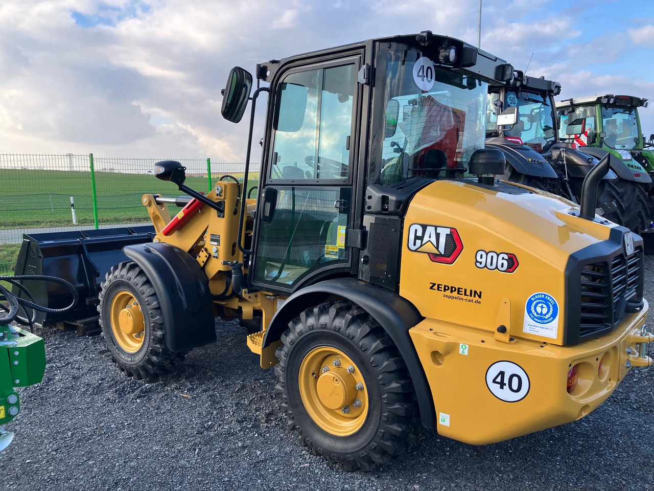 Caterpillar 906 - Kolesni nakladalec: slika 2 Caterpillar 906 - Kolesni nakladalec: slika 2