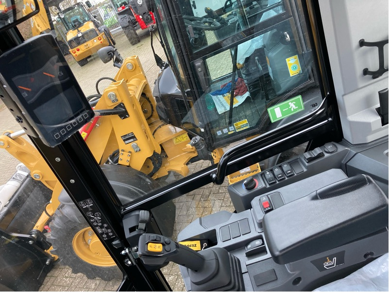 Caterpillar 906 - Kolesni nakladalec: slika 3 Caterpillar 906 - Kolesni nakladalec: slika 3