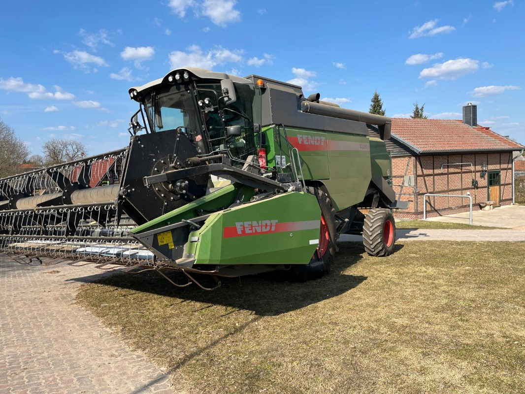 Fendt 5225 E 5,50m PowerFlow Schneidwerk - Kombajn harvester: slika 1 Fendt 5225 E 5,50m PowerFlow Schneidwerk - Kombajn harvester: slika 1