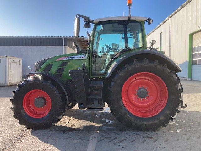 Fendt 718 Vario S4 Profi Plus - Traktor: slika 1 Fendt 718 Vario S4 Profi Plus - Traktor: slika 1