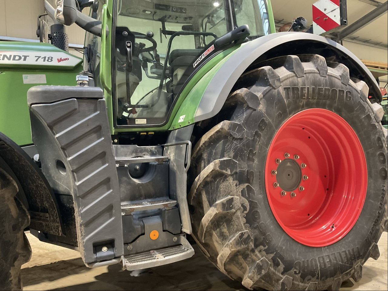 Fendt 718 Vario S4 ProfiPlus - Traktor: slika 4 Fendt 718 Vario S4 ProfiPlus - Traktor: slika 4