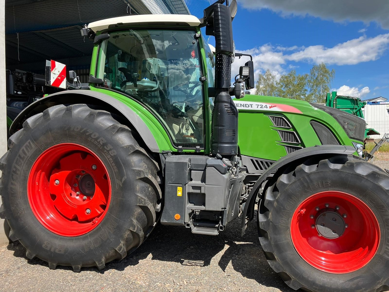 Fendt 724 Vario S4 Profi - Traktor: slika 1 Fendt 724 Vario S4 Profi - Traktor: slika 1