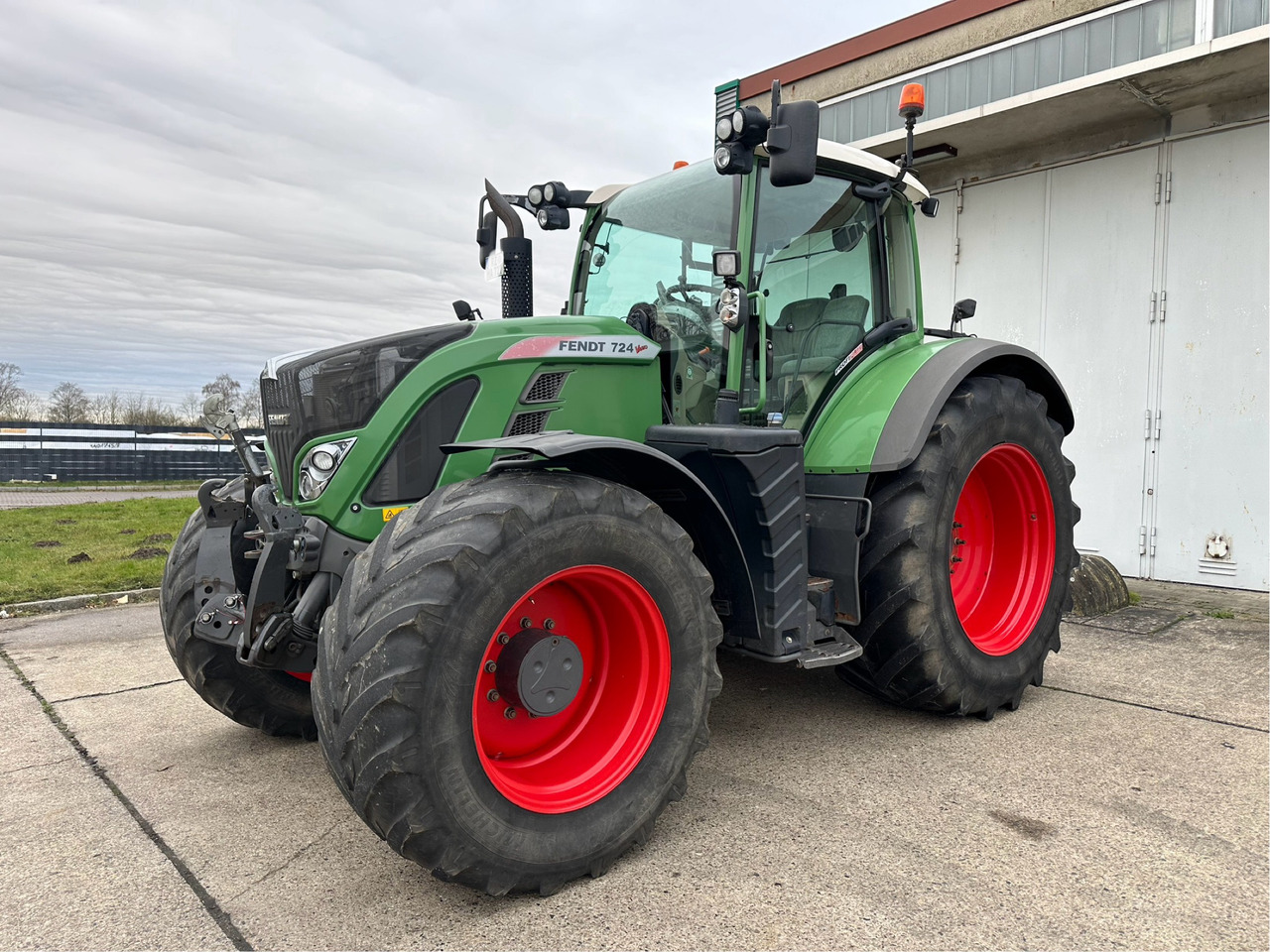 Fendt 724 Vario S4 Profi Plus - Traktor: slika 1 Fendt 724 Vario S4 Profi Plus - Traktor: slika 1