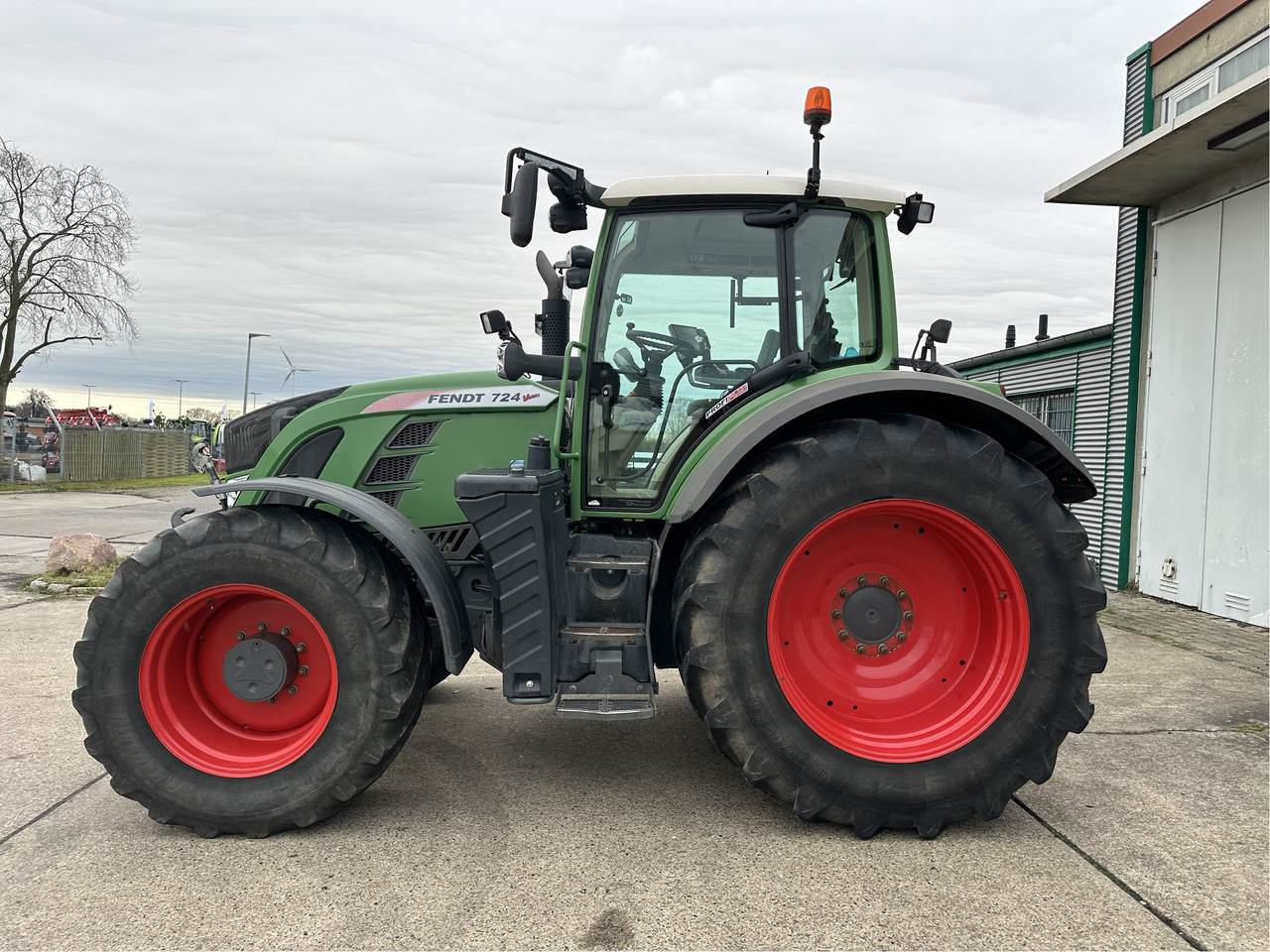 Traktor Fendt 724 Vario S4 Profi Plus: slika 6