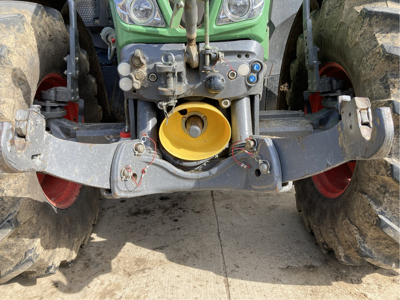 Fendt 724 Vario SCR - Traktor: slika 3 Fendt 724 Vario SCR - Traktor: slika 3