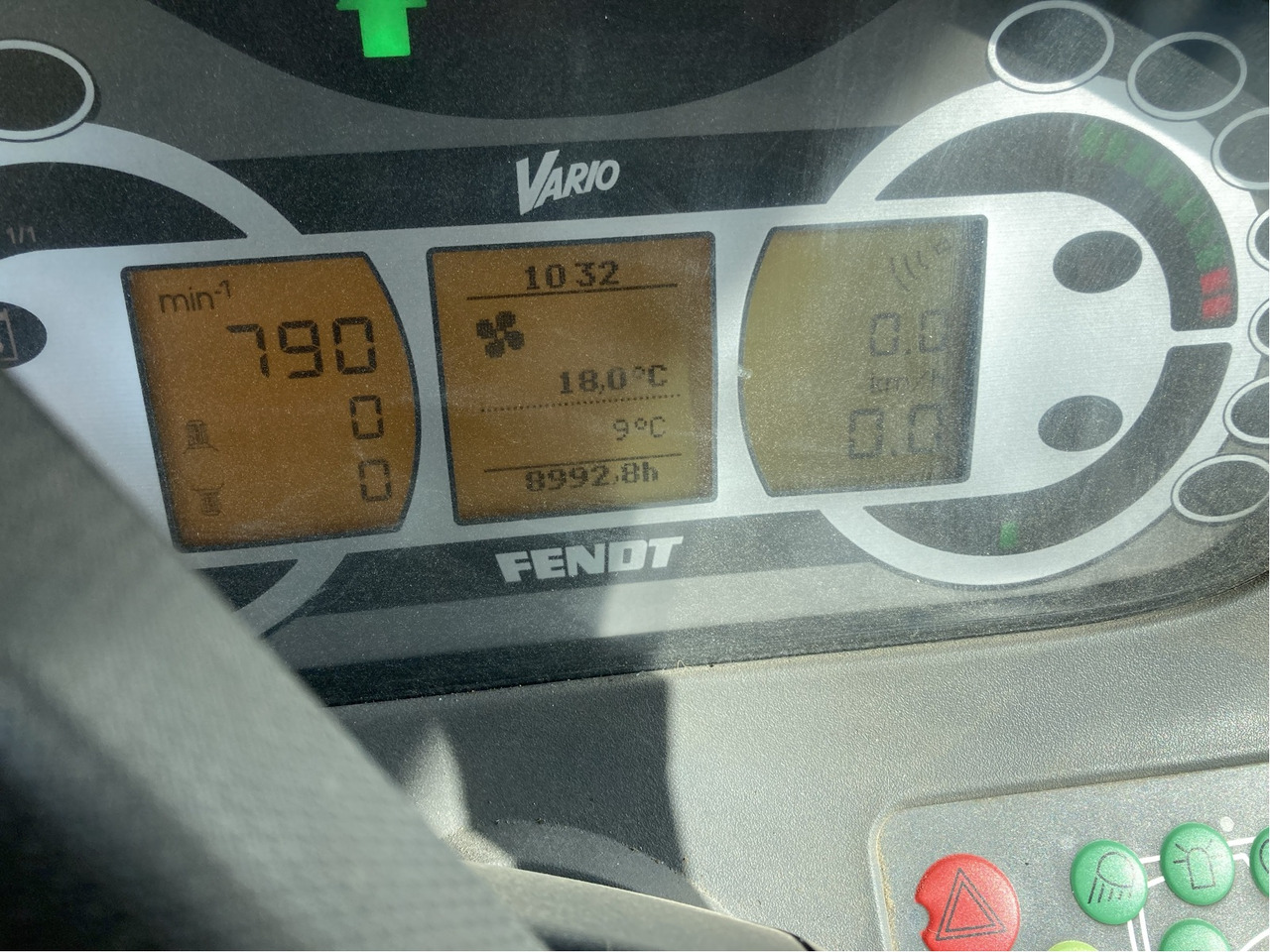 Fendt 724 Vario SCR - Traktor: slika 4 Fendt 724 Vario SCR - Traktor: slika 4