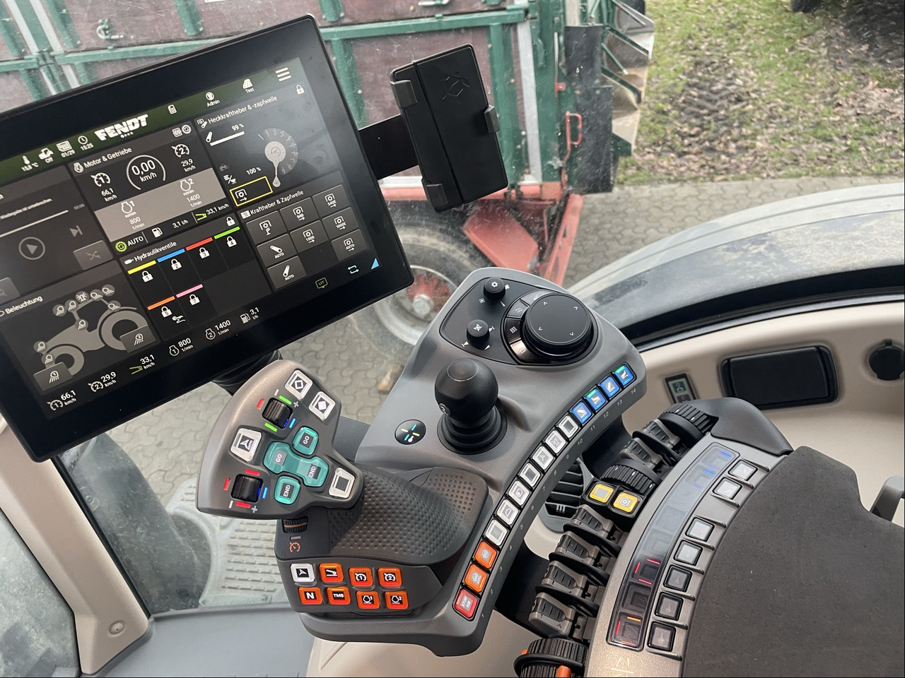Fendt 728 Vario Gen7 Profi Setting1 - Traktor: slika 2 Fendt 728 Vario Gen7 Profi Setting1 - Traktor: slika 2