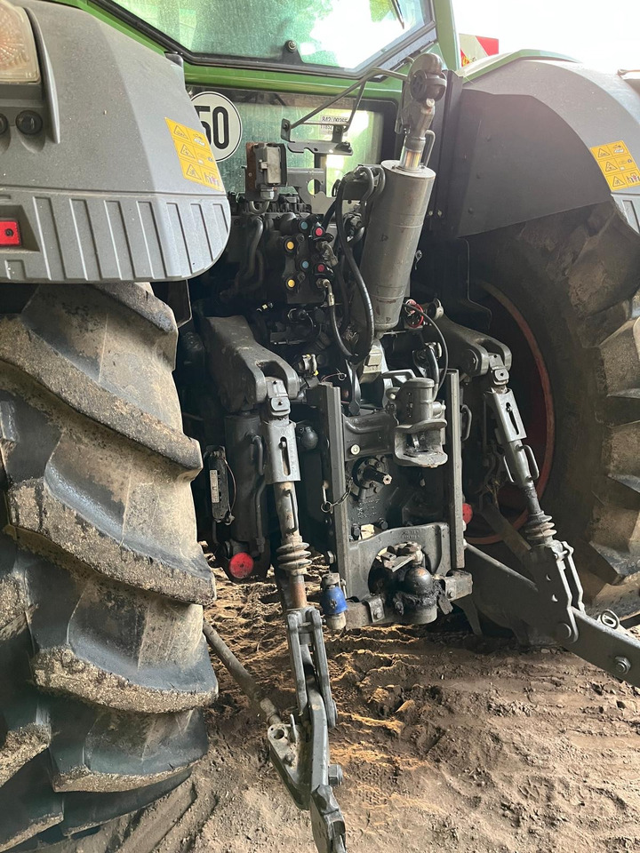 Fendt 828 Vario S4 ProfiPlus FL - Traktor: slika 2 Fendt 828 Vario S4 ProfiPlus FL - Traktor: slika 2