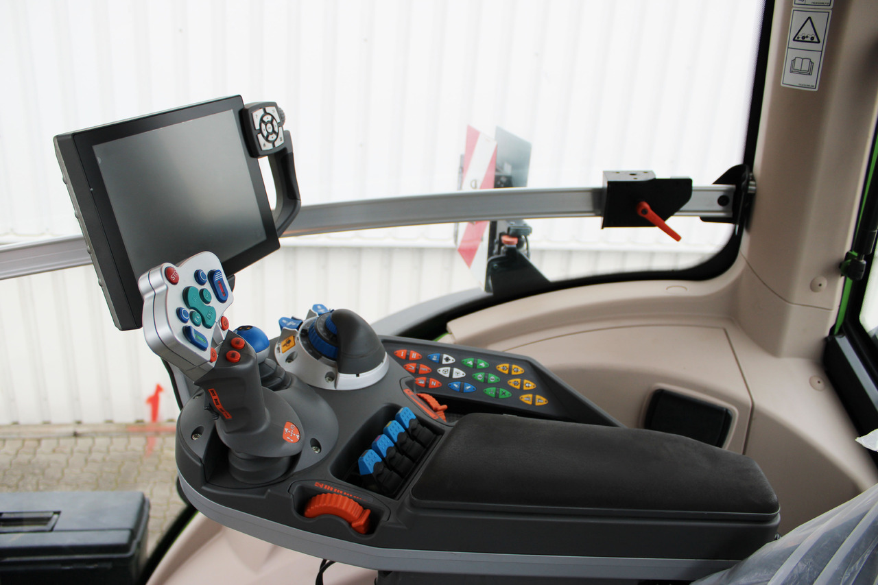 Fendt 828 Vario S4 ProfiPlus - Traktor: slika 5 Fendt 828 Vario S4 ProfiPlus - Traktor: slika 5