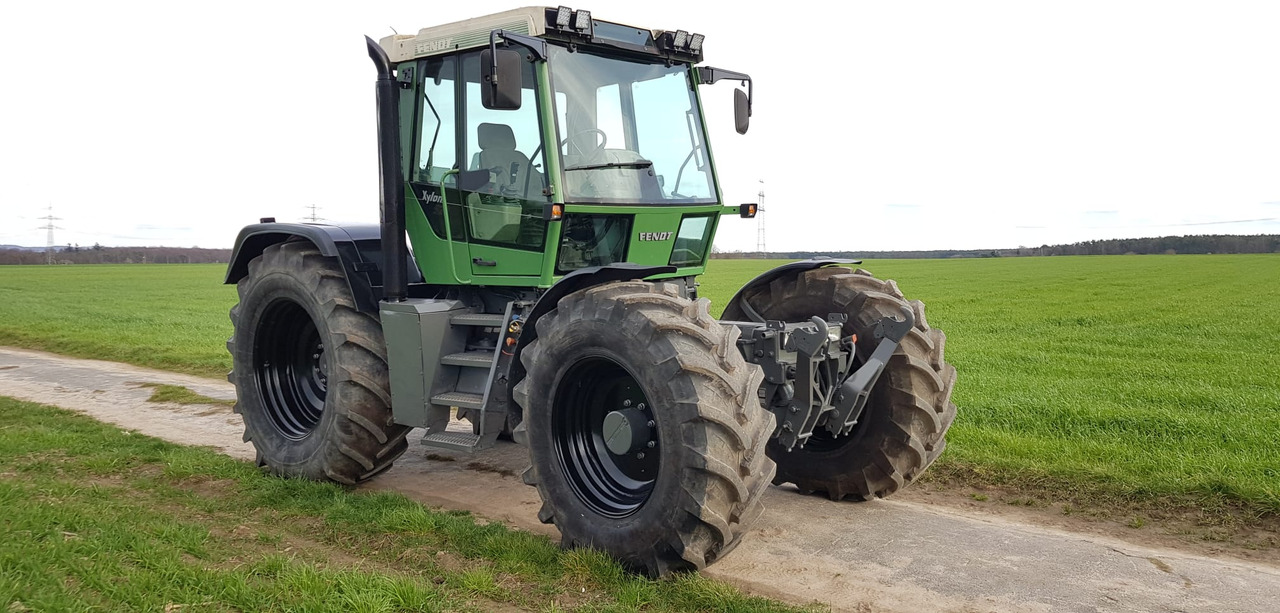 Fendt Xylon 520 - Traktor: slika 4 Fendt Xylon 520 - Traktor: slika 4