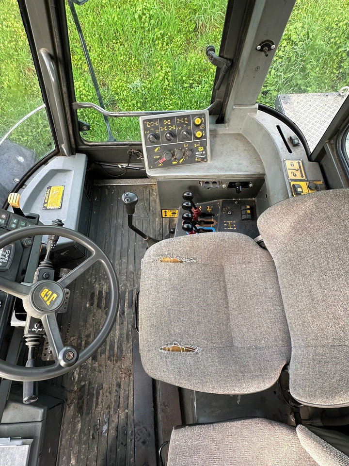 JCB Fastrac - Traktor: slika 3 JCB Fastrac - Traktor: slika 3