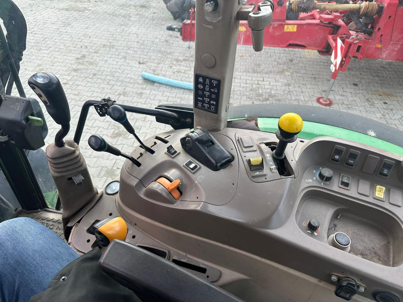 John Deere 5100 R - Traktor: slika 3 John Deere 5100 R - Traktor: slika 3