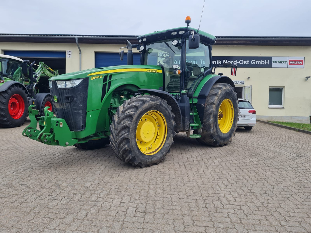 John Deere 8345 R - Traktor: slika 1 John Deere 8345 R - Traktor: slika 1
