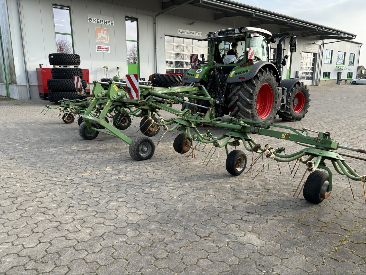 Krone KWT 10.50 / 8 x 7 Heuwender - Obračalnik/ Zgrabljalnik: slika 3 Krone KWT 10.50 / 8 x 7 Heuwender - Obračalnik/ Zgrabljalnik: slika 3