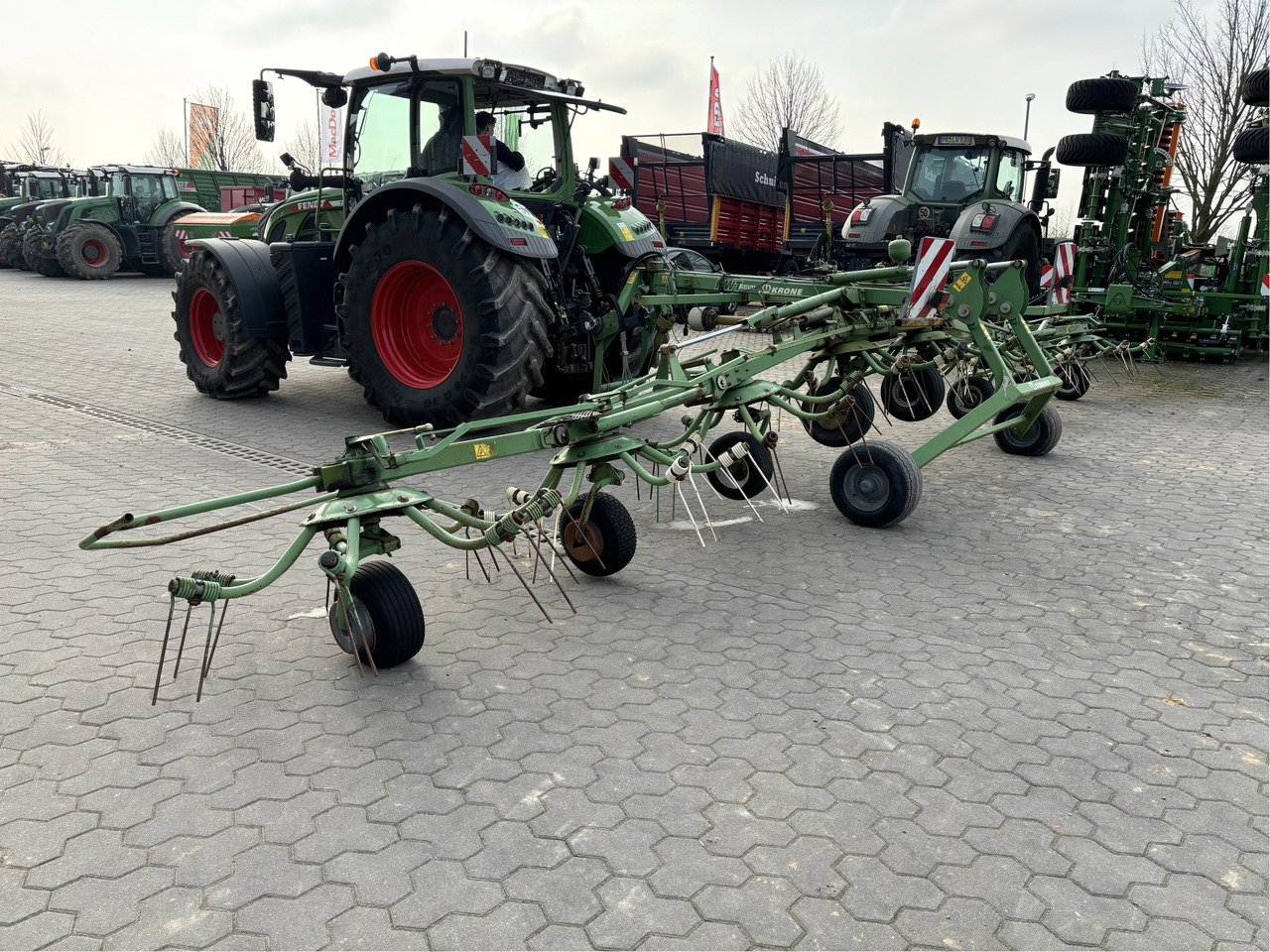 Krone KWT 10.50 / 8 x 7 Heuwender - Obračalnik/ Zgrabljalnik: slika 2 Krone KWT 10.50 / 8 x 7 Heuwender - Obračalnik/ Zgrabljalnik: slika 2