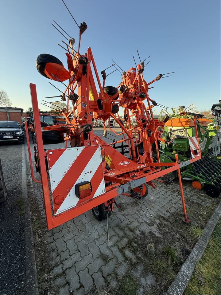 Kuhn Heuwender GF 8702 - Obračalnik/ Zgrabljalnik: slika 4 Kuhn Heuwender GF 8702 - Obračalnik/ Zgrabljalnik: slika 4