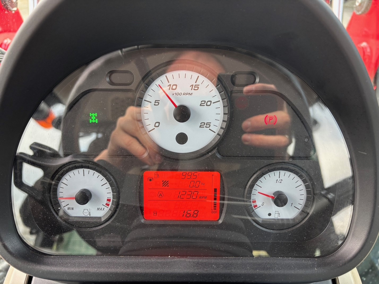 Massey Ferguson 4708 M Cab - Traktor: slika 2 Massey Ferguson 4708 M Cab - Traktor: slika 2