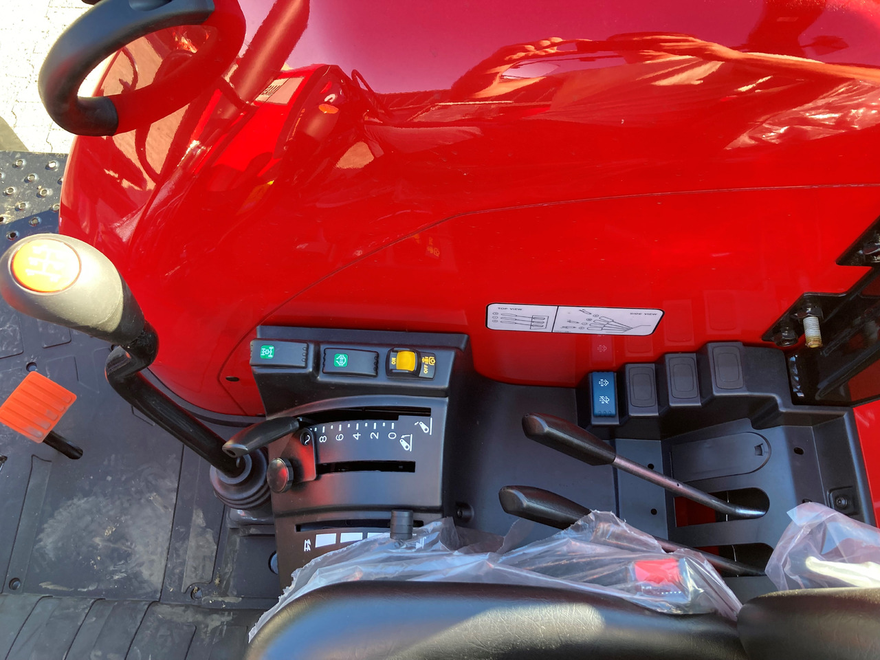 Massey Ferguson 4708 M Plattform Essential - Traktor: slika 2 Massey Ferguson 4708 M Plattform Essential - Traktor: slika 2