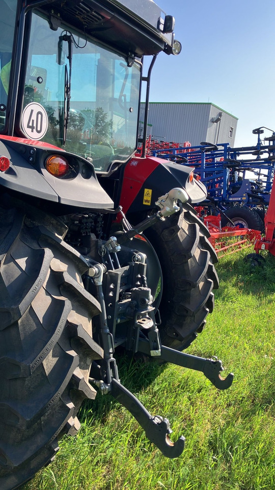 Massey Ferguson 5713M 4WD Cab Essential - Traktor: slika 5 Massey Ferguson 5713M 4WD Cab Essential - Traktor: slika 5