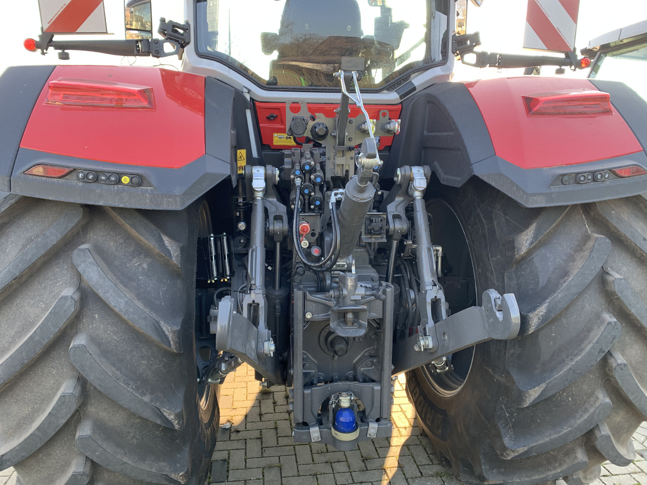 Massey Ferguson 8S.305 Dyna-VT Exclusive - Traktor: slika 5 Massey Ferguson 8S.305 Dyna-VT Exclusive - Traktor: slika 5