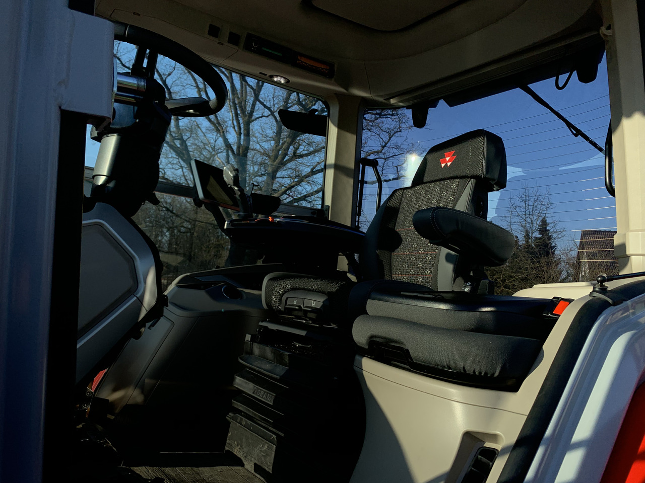 Massey Ferguson 8S.305 Dyna-VT Exclusive - Traktor: slika 4 Massey Ferguson 8S.305 Dyna-VT Exclusive - Traktor: slika 4