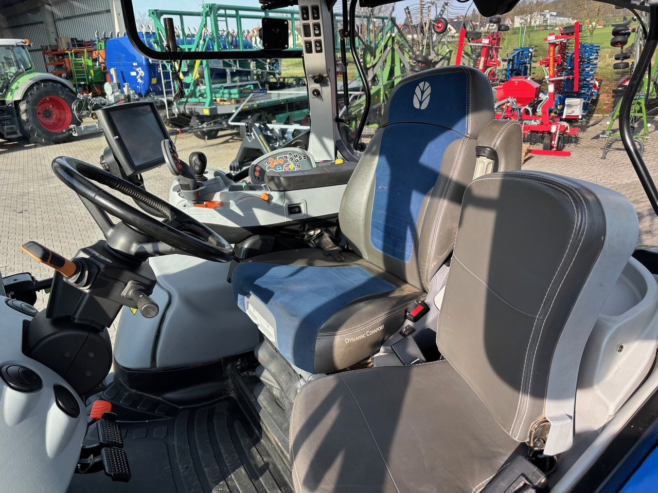 New Holland T 7.270 AC - Traktor: slika 4 New Holland T 7.270 AC - Traktor: slika 4