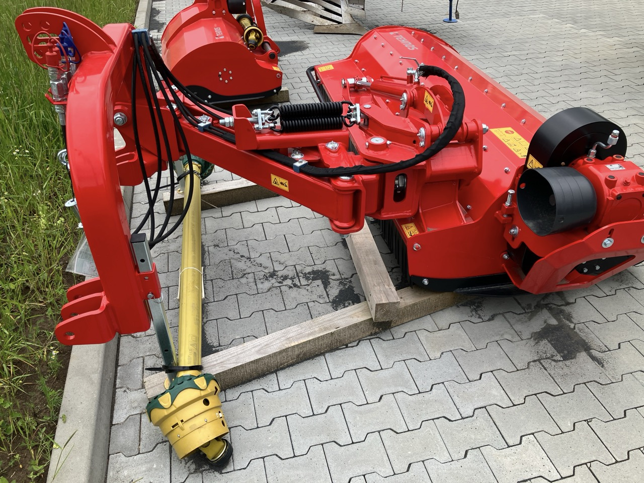 Tehnos Mulcher MB 220R PROFI LW - Mulčer kladivar: slika 2 Tehnos Mulcher MB 220R PROFI LW - Mulčer kladivar: slika 2