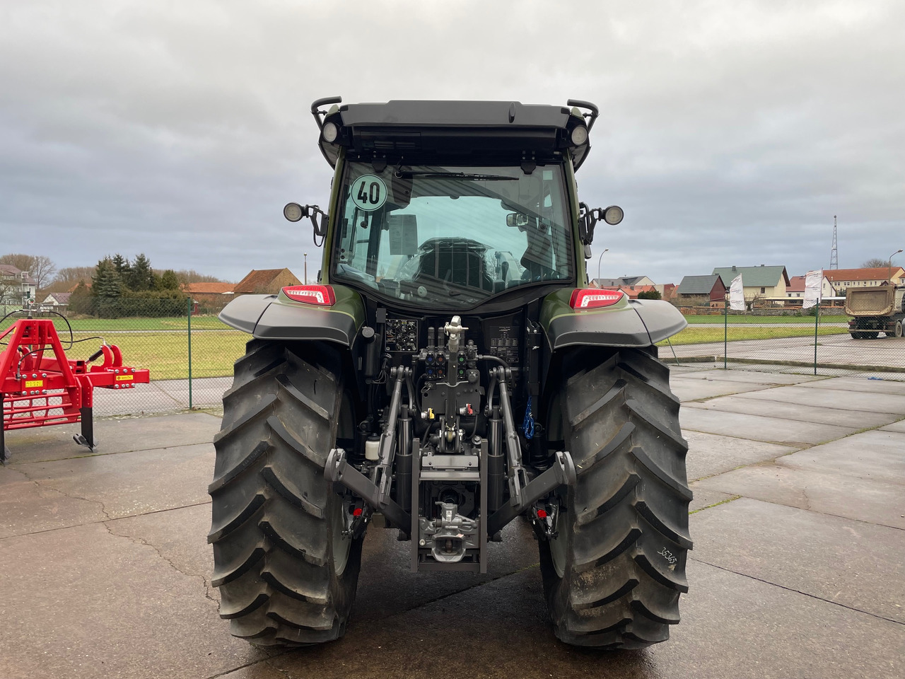 Valtra A105MH4 2B0 - Traktor: slika 4 Valtra A105MH4 2B0 - Traktor: slika 4