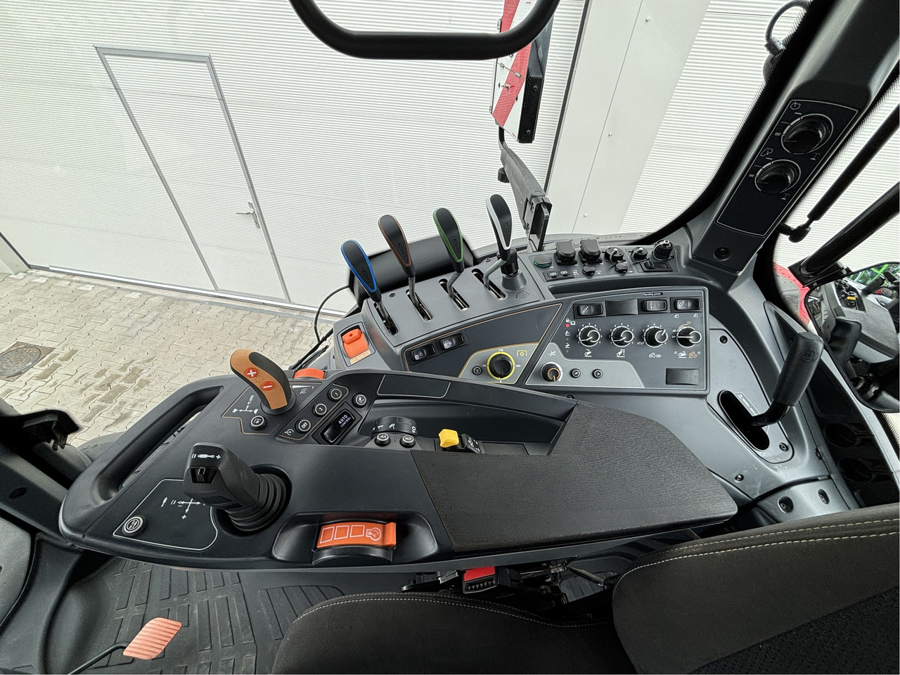 Valtra T 255 Active - Traktor: slika 3 Valtra T 255 Active - Traktor: slika 3