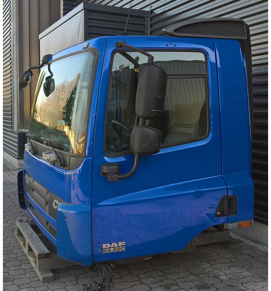 DAF CF65 CF75 CF85 Euro 5 - Kabina in notranjost za Tovornjak: slika 1 DAF CF65 CF75 CF85 Euro 5 - Kabina in notranjost za Tovornjak: slika 1