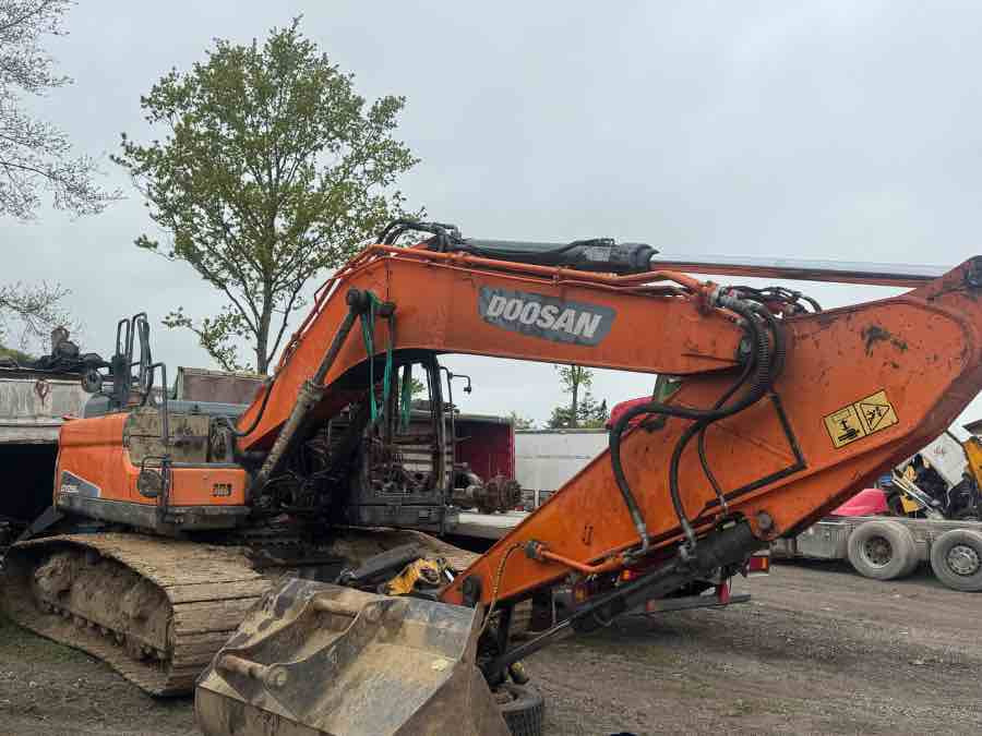 DOOSAN DX255LC-5 EXCAVATOR FOR PARTS - Bager goseničar: slika 1 DOOSAN DX255LC-5 EXCAVATOR FOR PARTS - Bager goseničar: slika 1