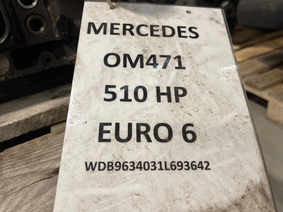 MERCEDES CYLINDERHEAD A4710104220 - Glava motorja za Tovornjak: slika 2 MERCEDES CYLINDERHEAD A4710104220 - Glava motorja za Tovornjak: slika 2