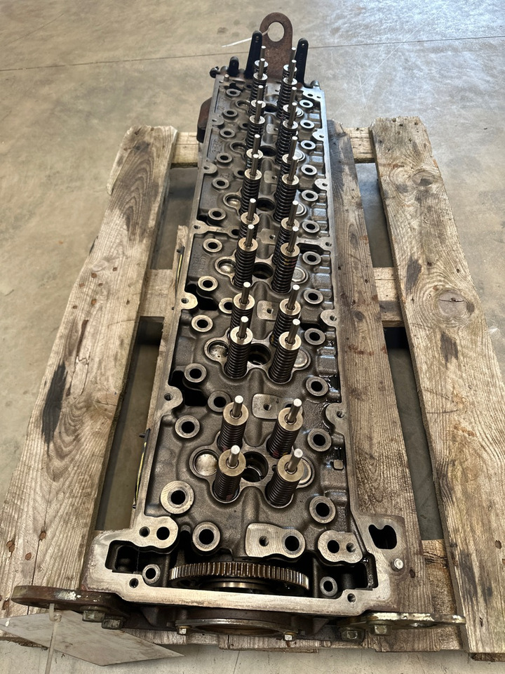 MERCEDES CYLINDERHEAD A4710104220 - Glava motorja za Tovornjak: slika 1 MERCEDES CYLINDERHEAD A4710104220 - Glava motorja za Tovornjak: slika 1