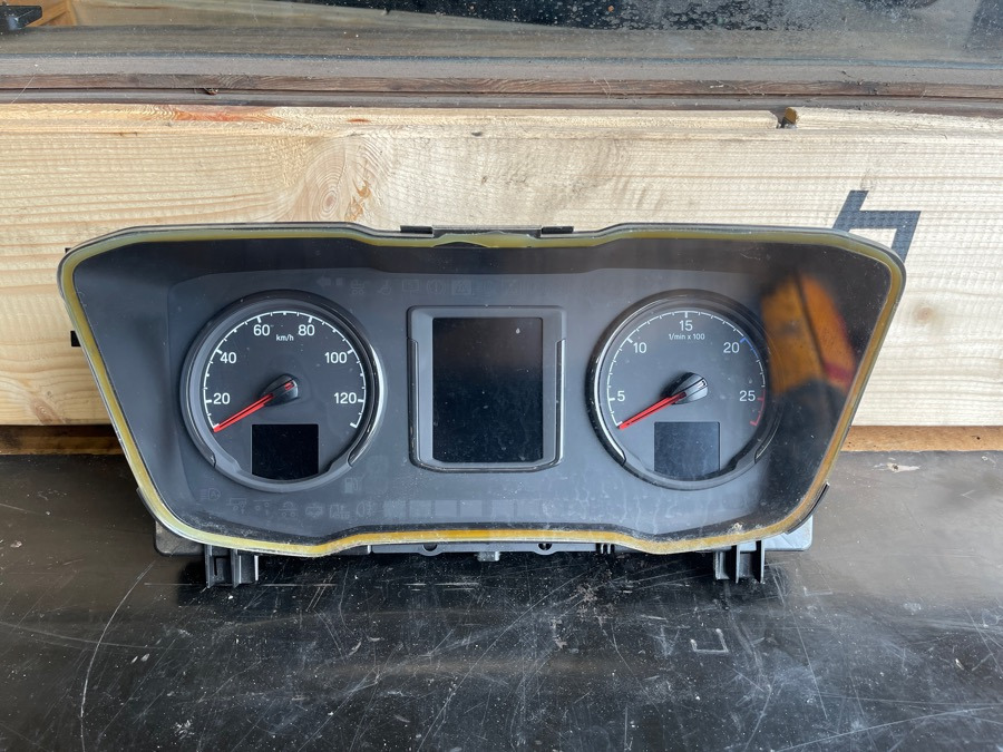 SCANIA INSTRUMENT CLUSTER 2994191 - Električni sistem za Tovornjak: slika 1 SCANIA INSTRUMENT CLUSTER 2994191 - Električni sistem za Tovornjak: slika 1