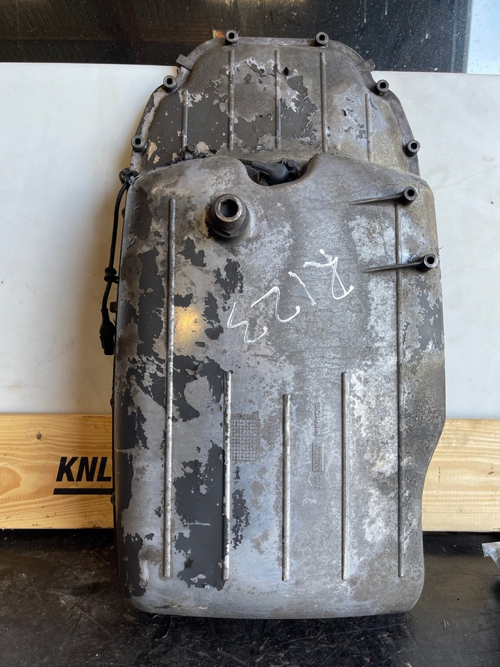 SCANIA OIL SUMP 2023780 - Motor in deli za Tovornjak: slika 1 SCANIA OIL SUMP 2023780 - Motor in deli za Tovornjak: slika 1