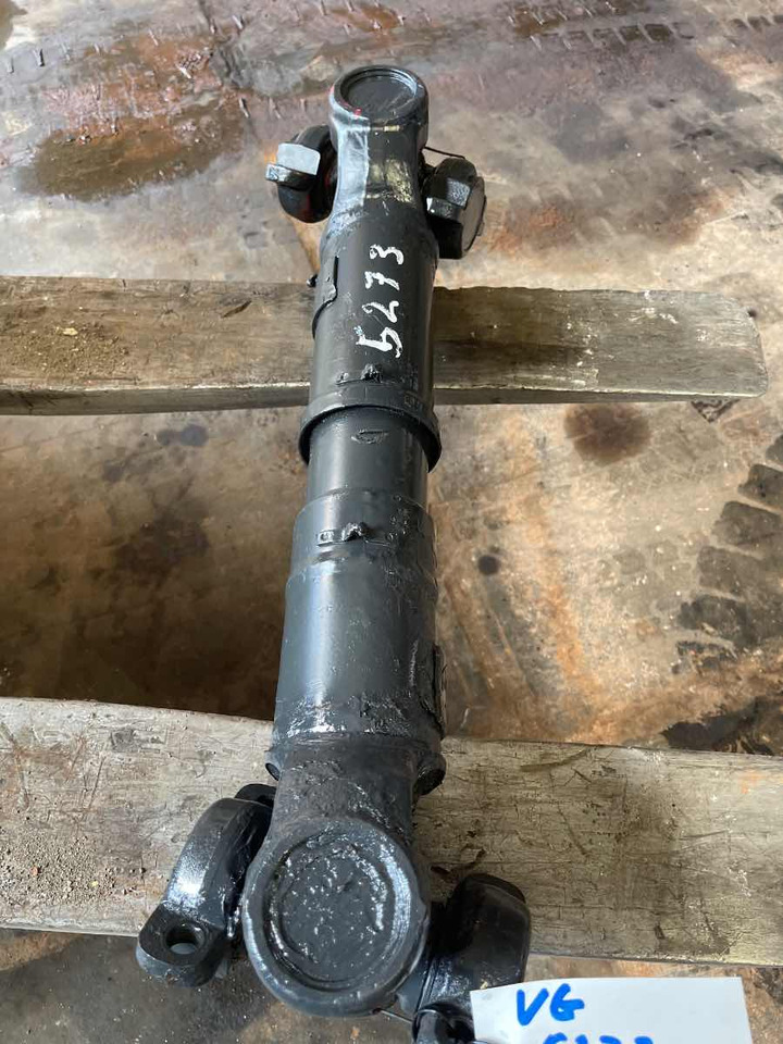 SCANIA PROPSHAFT P520 1796589 - Kardanska gred za Tovornjak: slika 1 SCANIA PROPSHAFT P520 1796589 - Kardanska gred za Tovornjak: slika 1