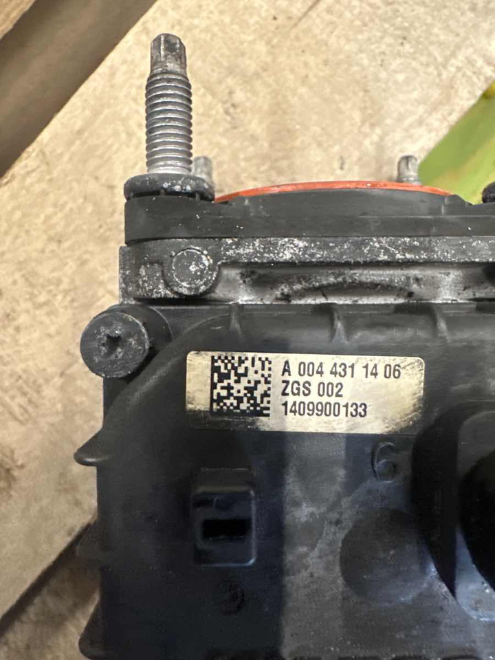SETRA / MERCEDES BRAKE VALVE A0044314906 - Zavorni ventil za Avtobus: slika 2 SETRA / MERCEDES BRAKE VALVE A0044314906 - Zavorni ventil za Avtobus: slika 2