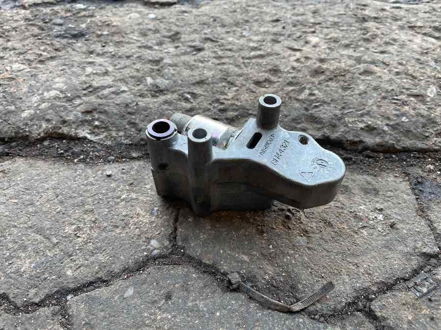 VOLVO ENGINE VALVE BRAKE 21515323 - Motor in deli za Tovornjak: slika 2 VOLVO ENGINE VALVE BRAKE 21515323 - Motor in deli za Tovornjak: slika 2