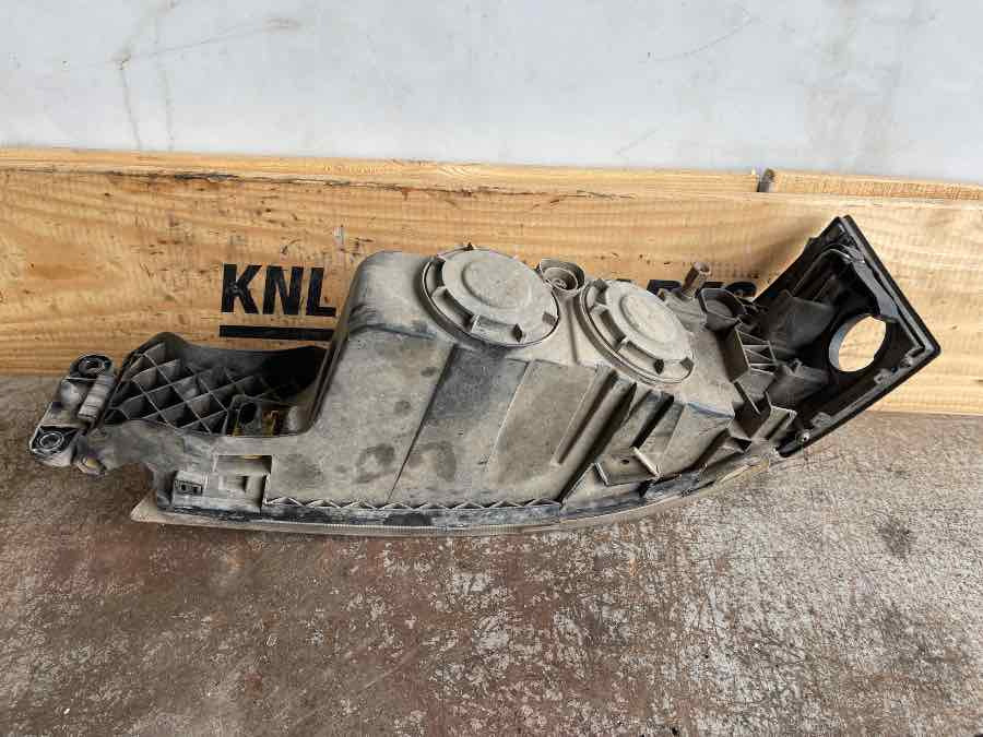 VOLVO FOG LAMP 22332592 RH - Luči/ Osvetlitev za Tovornjak: slika 2 VOLVO FOG LAMP 22332592 RH - Luči/ Osvetlitev za Tovornjak: slika 2